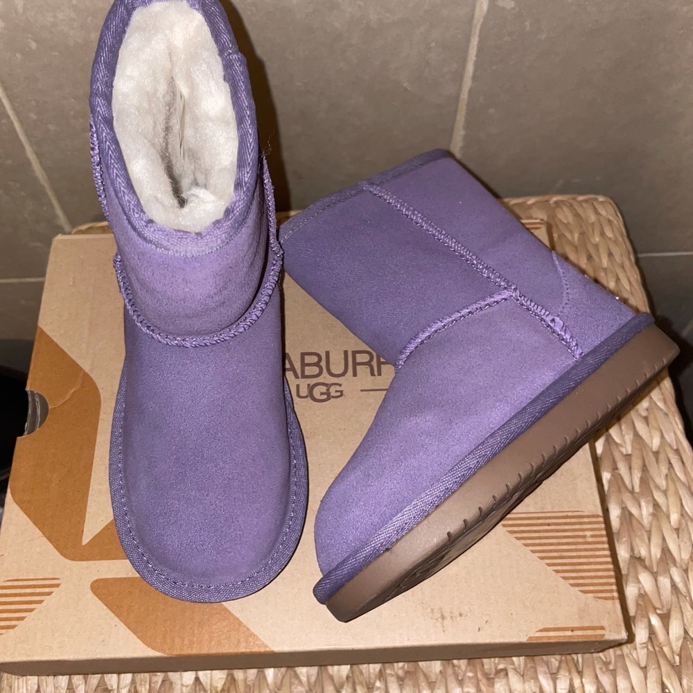 New toddler Winter boots. Size 9c